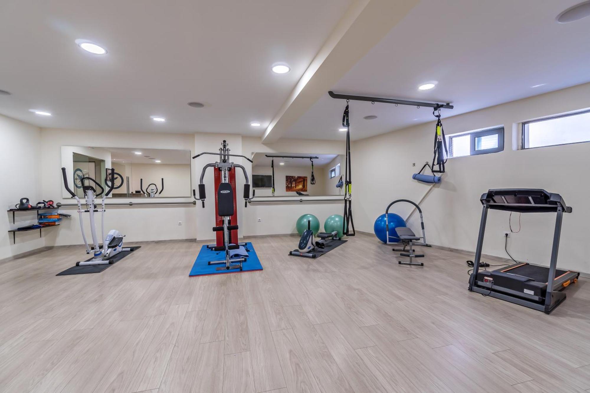 Lefkoniko Beach & Icarus Suite Apts 레팀노 외부 사진