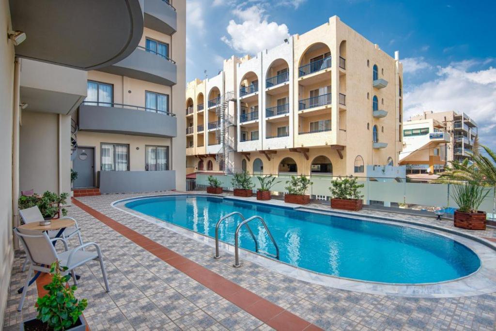 Lefkoniko Beach & Icarus Suite Apts 레팀노 외부 사진