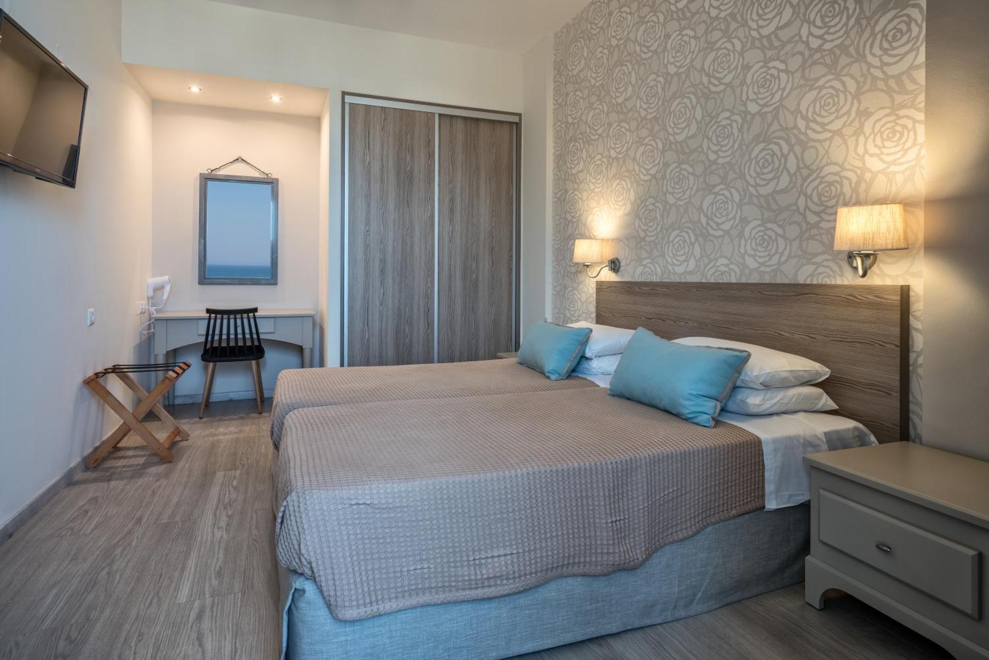 Lefkoniko Beach & Icarus Suite Apts 레팀노 외부 사진