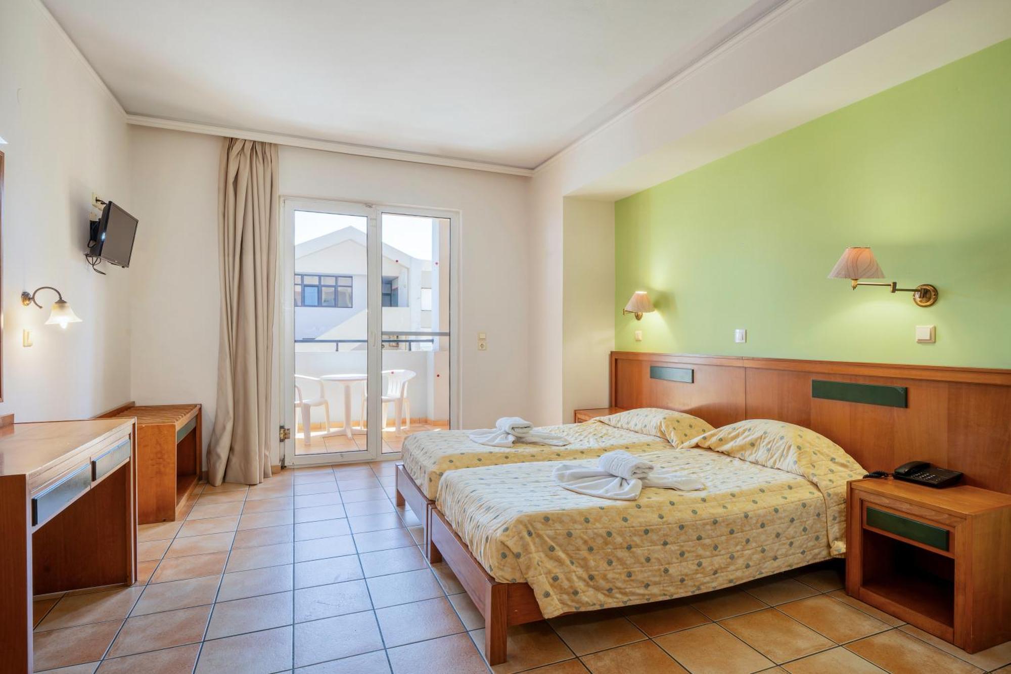 Lefkoniko Beach & Icarus Suite Apts 레팀노 외부 사진