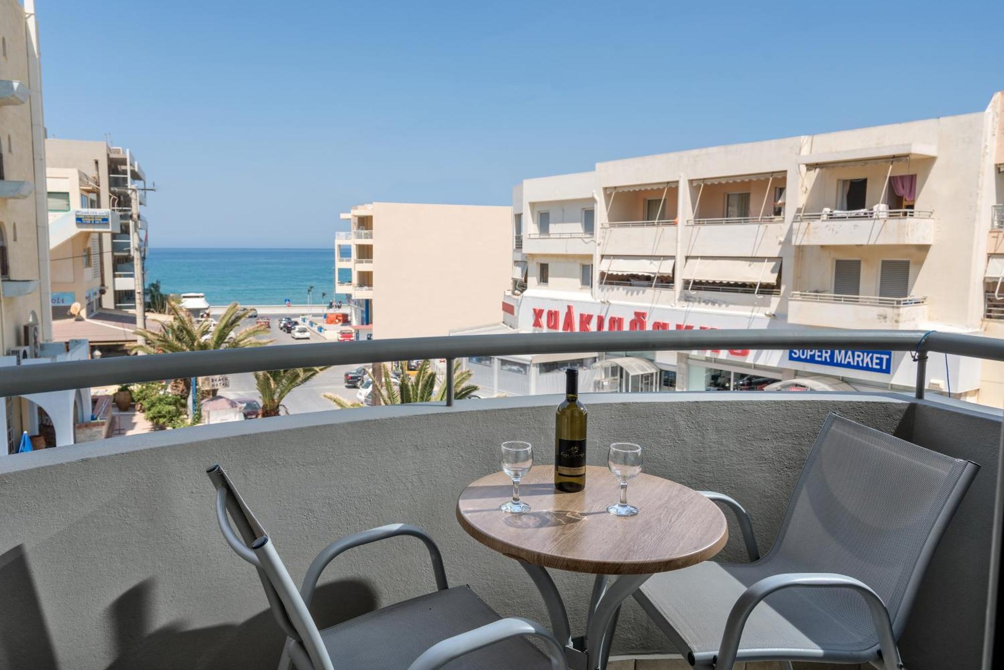 Lefkoniko Beach & Icarus Suite Apts 레팀노 외부 사진