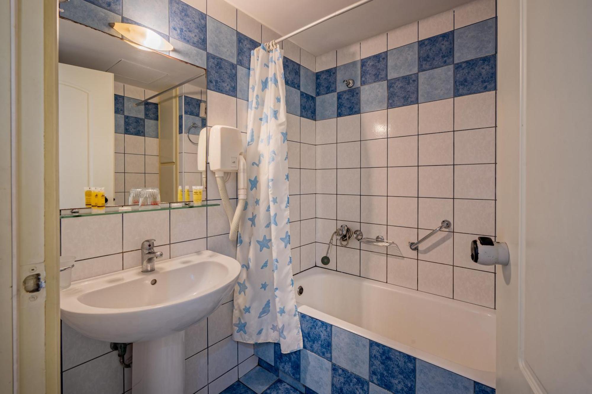 Lefkoniko Beach & Icarus Suite Apts 레팀노 외부 사진