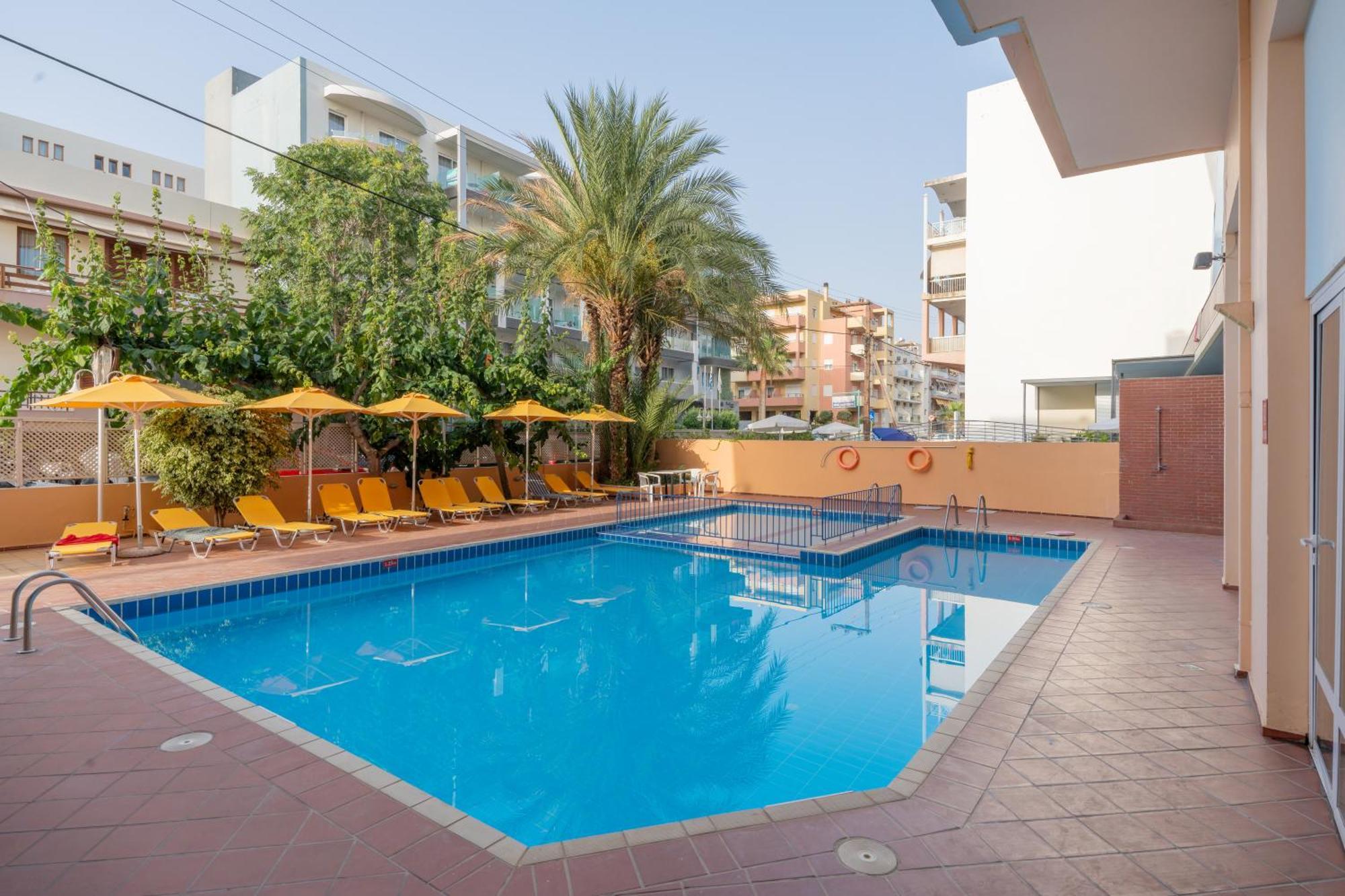 Lefkoniko Beach & Icarus Suite Apts 레팀노 외부 사진