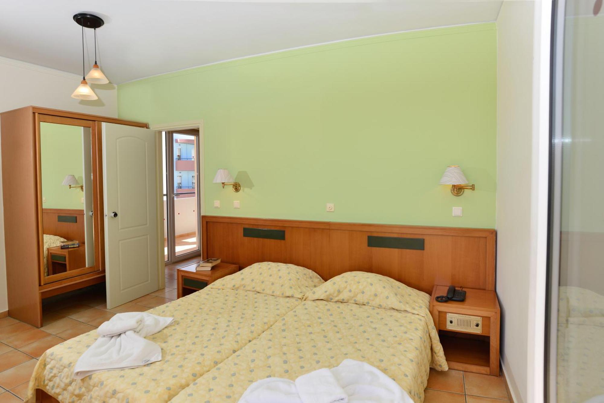 Lefkoniko Beach & Icarus Suite Apts 레팀노 외부 사진